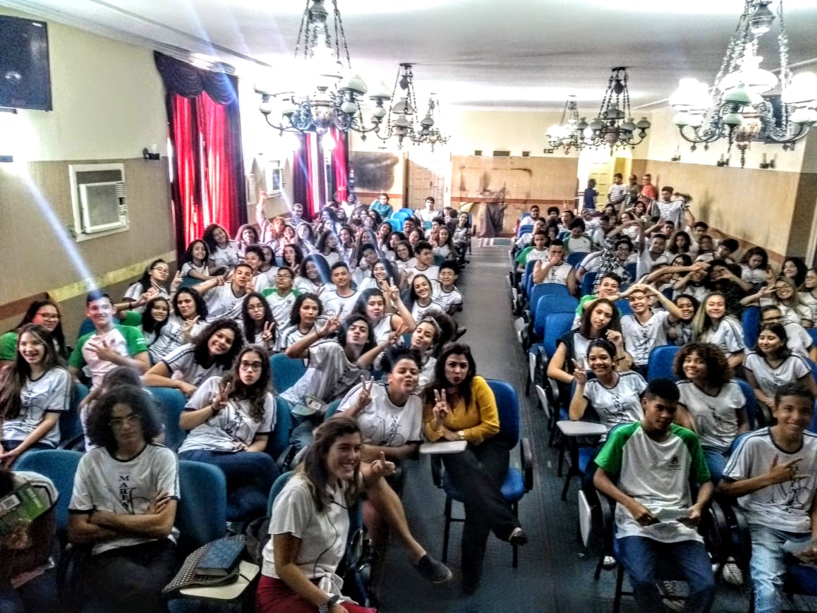 Sandra Aragão se encontra com alunos da Escola Maria Ortiz para falar sobre empreendedorismo